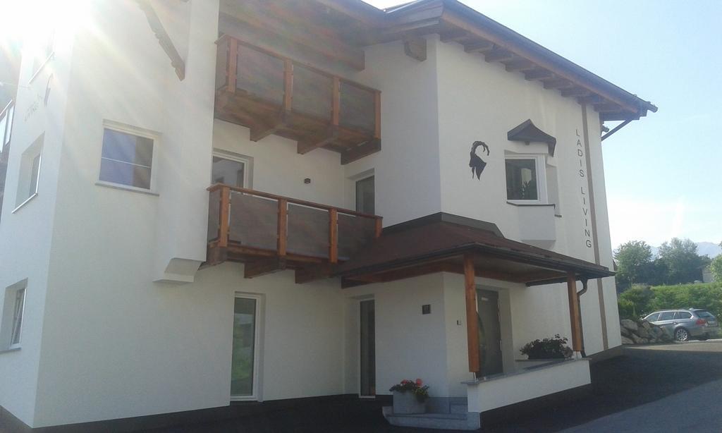 Ladis Living Διαμέρισμα Εξωτερικό φωτογραφία